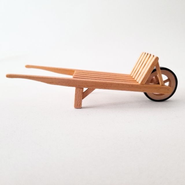 Brouette miniature à plateau bois